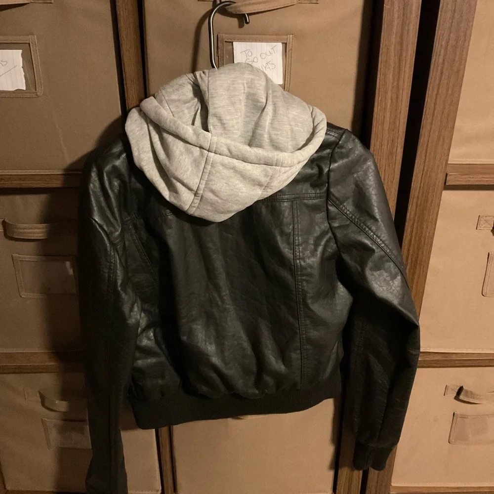 Jacket - Picture 3 of 4